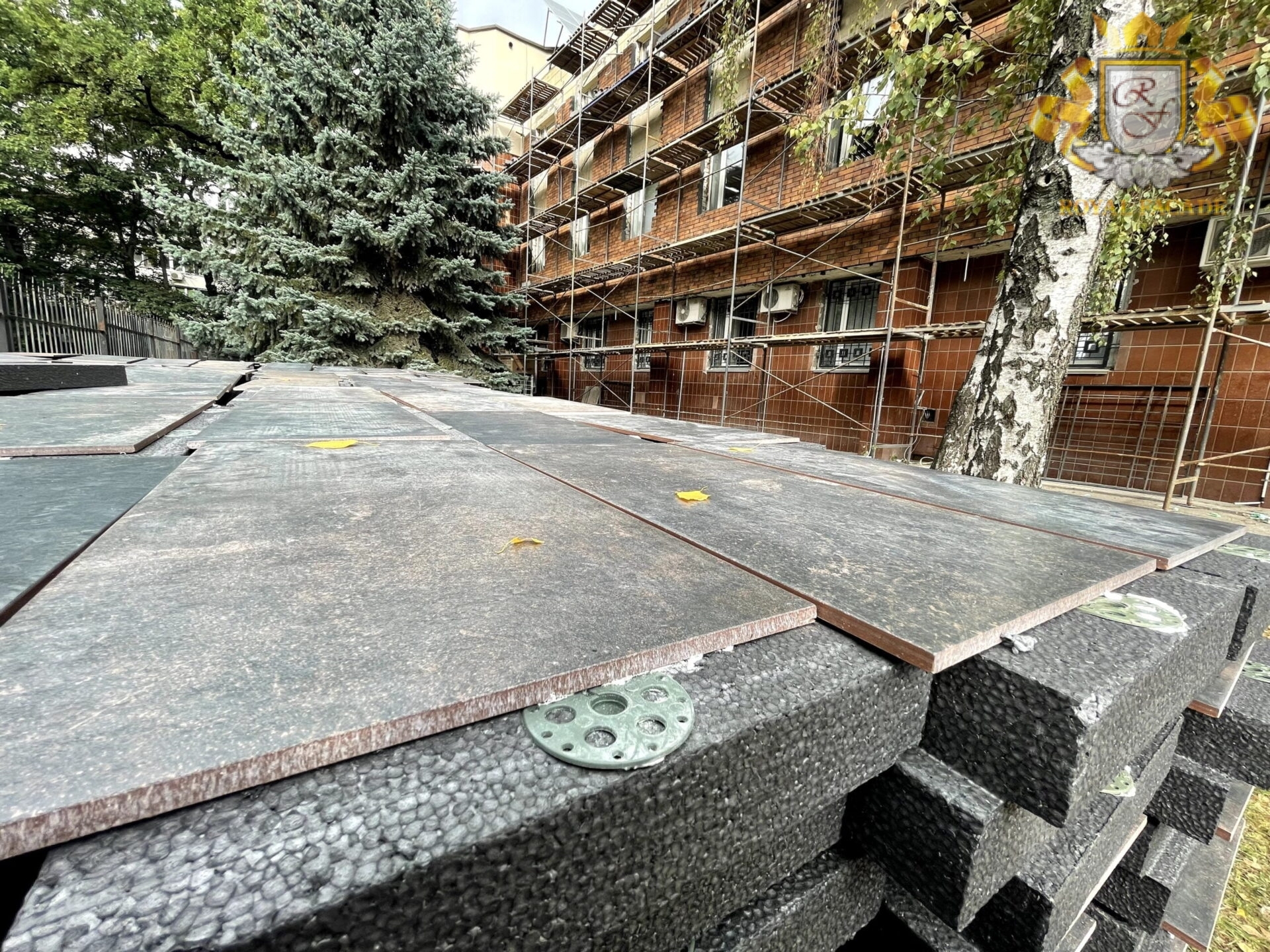 Проєкт - 315 Бізнес центр м. Київ, термопанелі ™РОЯЛ ФАСАД, плитка